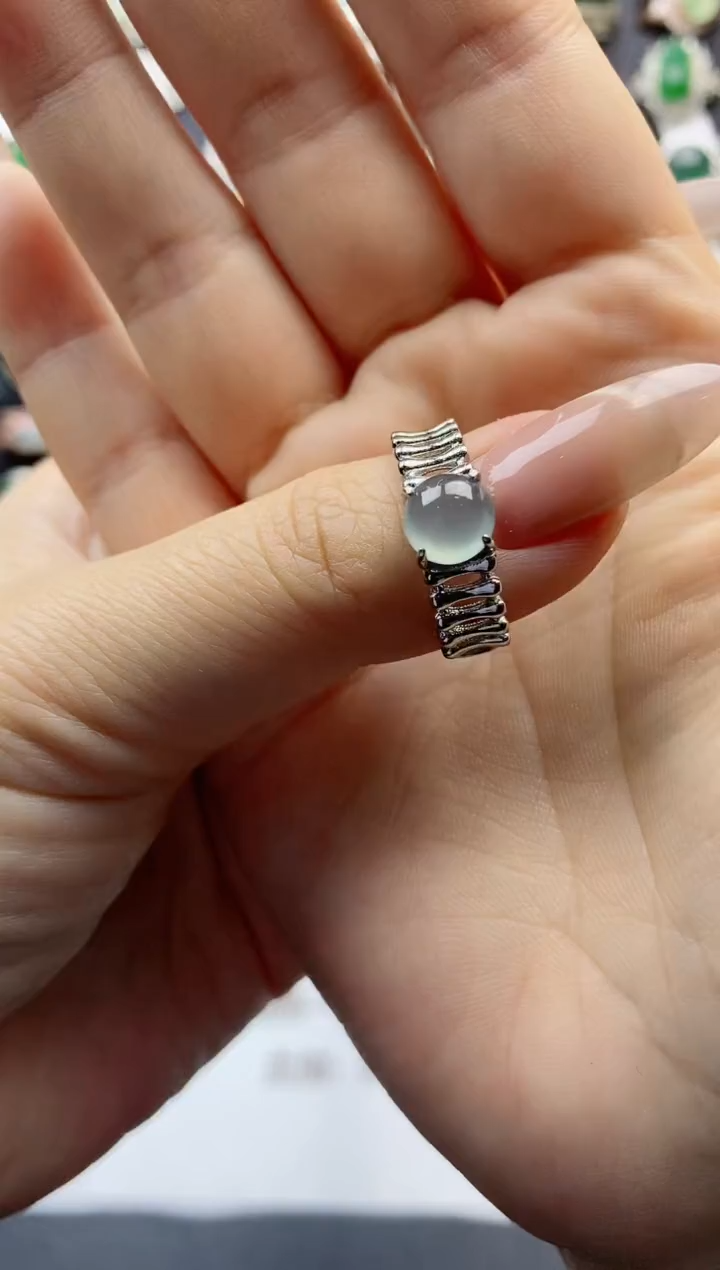 【闪购商品】翡翠戒指银S925镶嵌纯天然翡翠a货亲