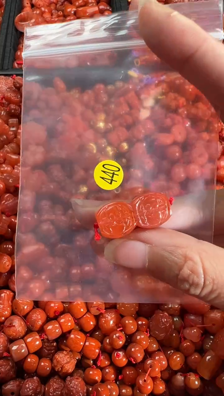 【闪购商品】南红玛瑙颈饰未镶嵌1