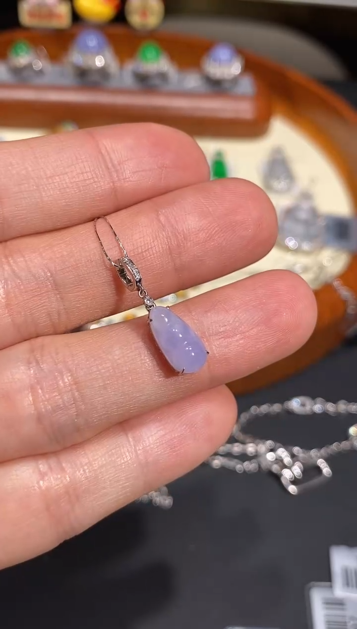 【闪购商品】翡翠颈饰18K金镶嵌吊坠