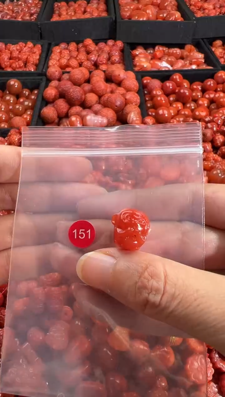 南红玛瑙未镶嵌颈饰1