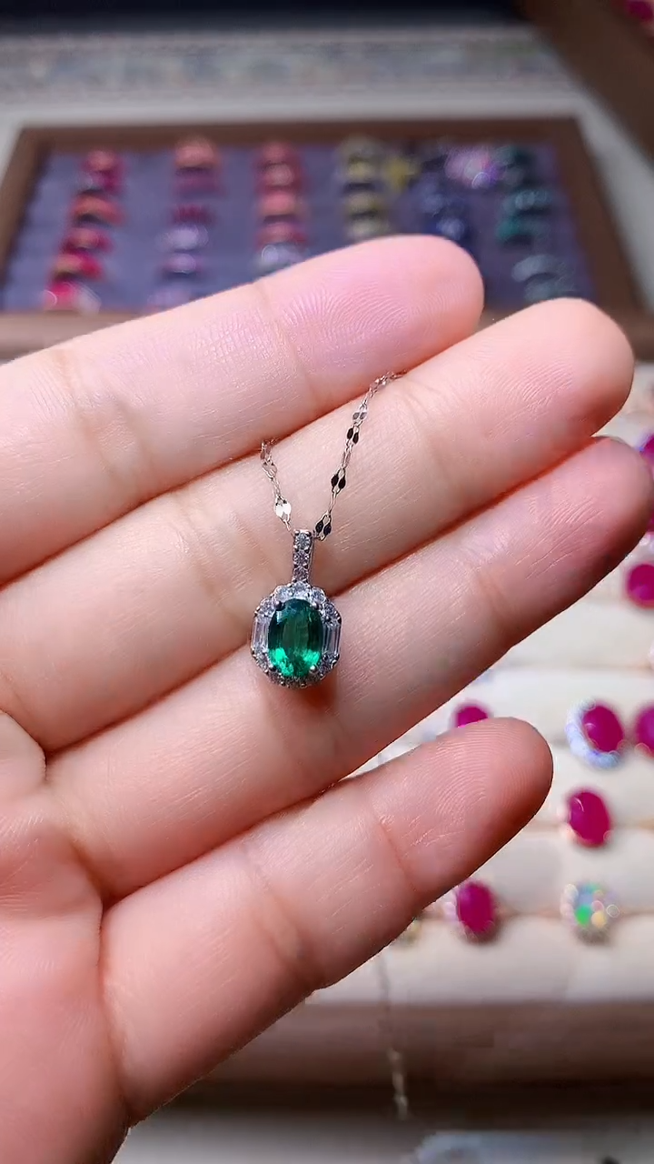 【闪购商品】祖母绿吊坠(赠链)银S925镶嵌000