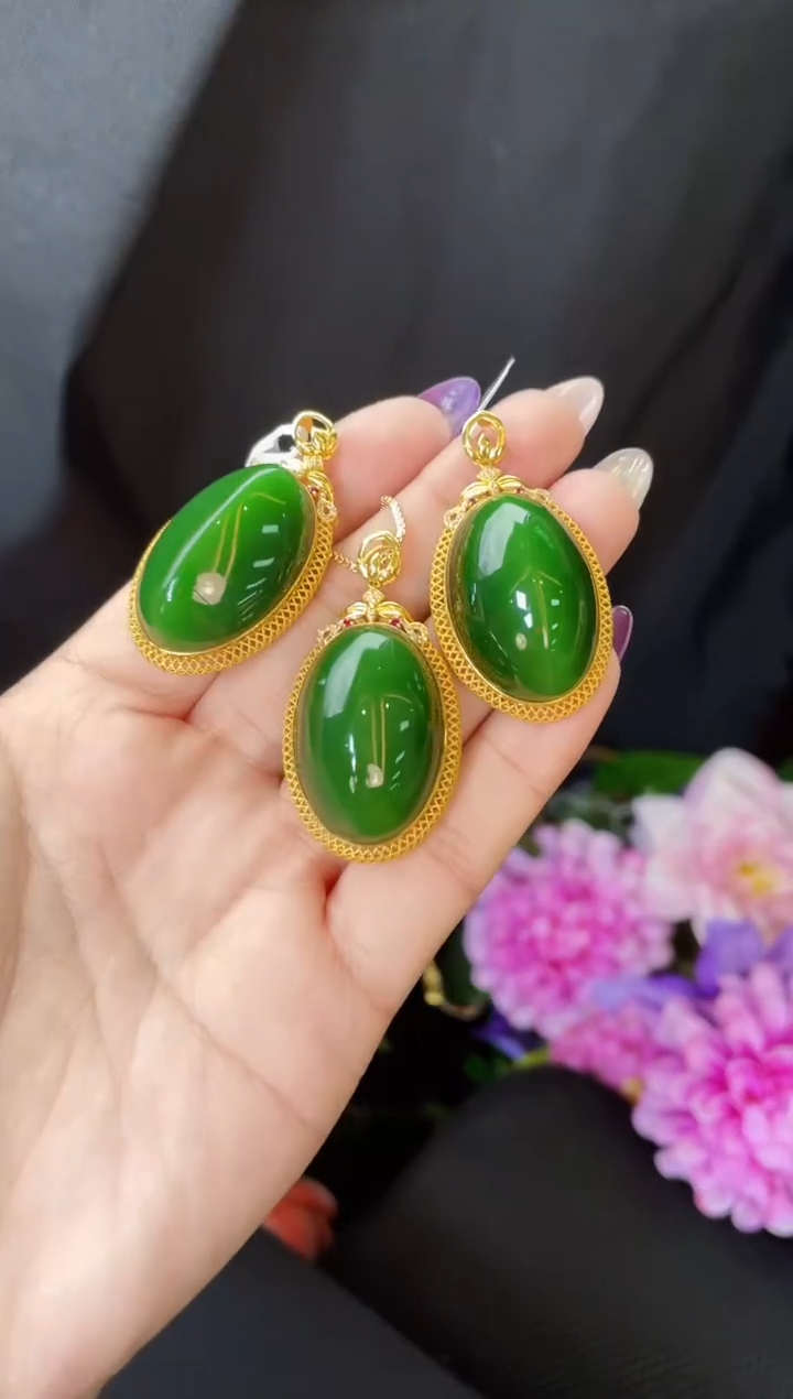 【闪购商品】和田玉吊坠18K金镶嵌多样性发一