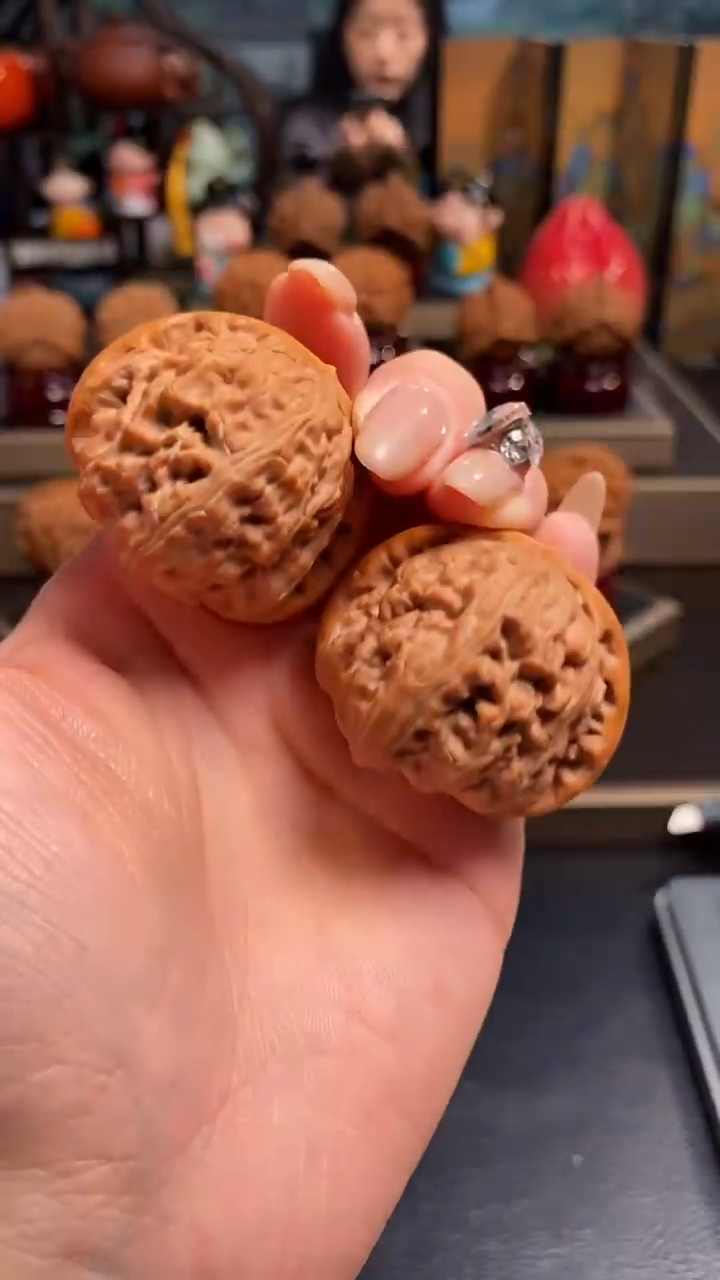 【闪购商品】文玩核桃把件F887白狮子40