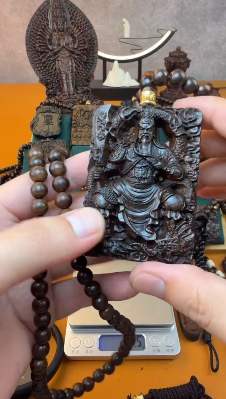 贡吊坠《巴布亚贡》新品御龙立刀关公+108颗