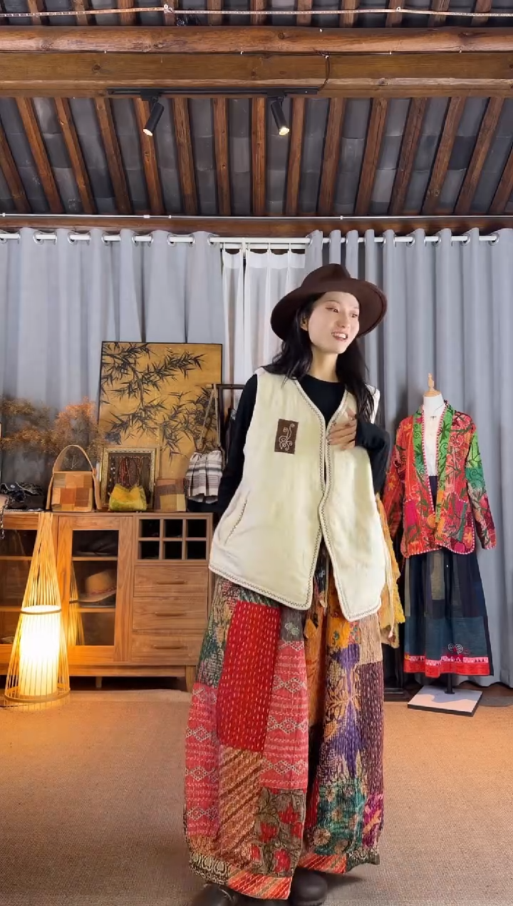 设计师款白色绣片马甲