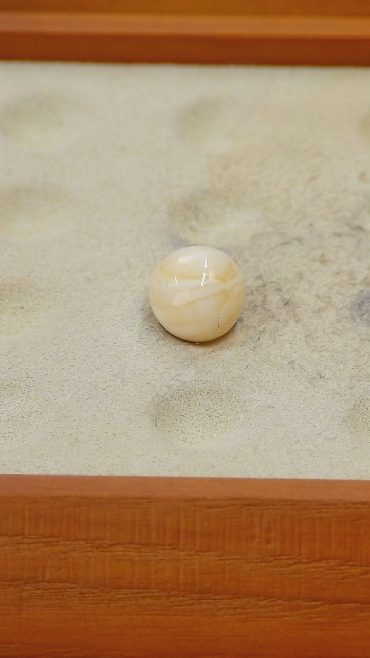 【闪购商品】蜜蜡裸石未镶嵌俄料微瑕