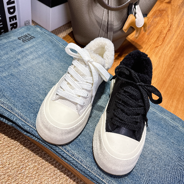 欧货2025年冬季新款厚底板鞋踩脚女鞋真皮保暖加绒时尚百搭休闲鞋