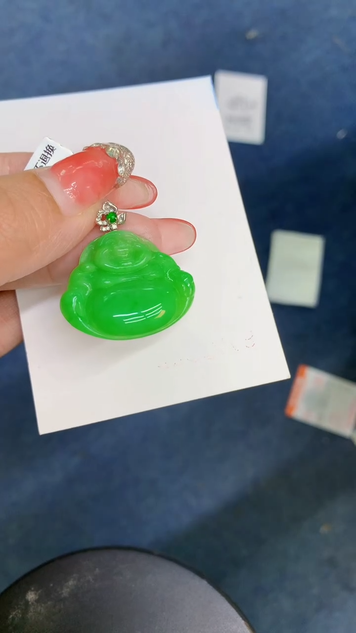 颈饰18K金镶嵌翡翠小*1