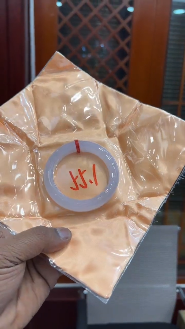 【闪购商品】翡翠手镯未镶嵌手镯