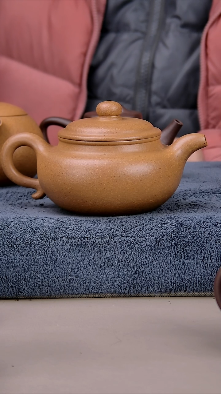 【闪购商品】紫砂茶壶梨皮黄段240/250仿古