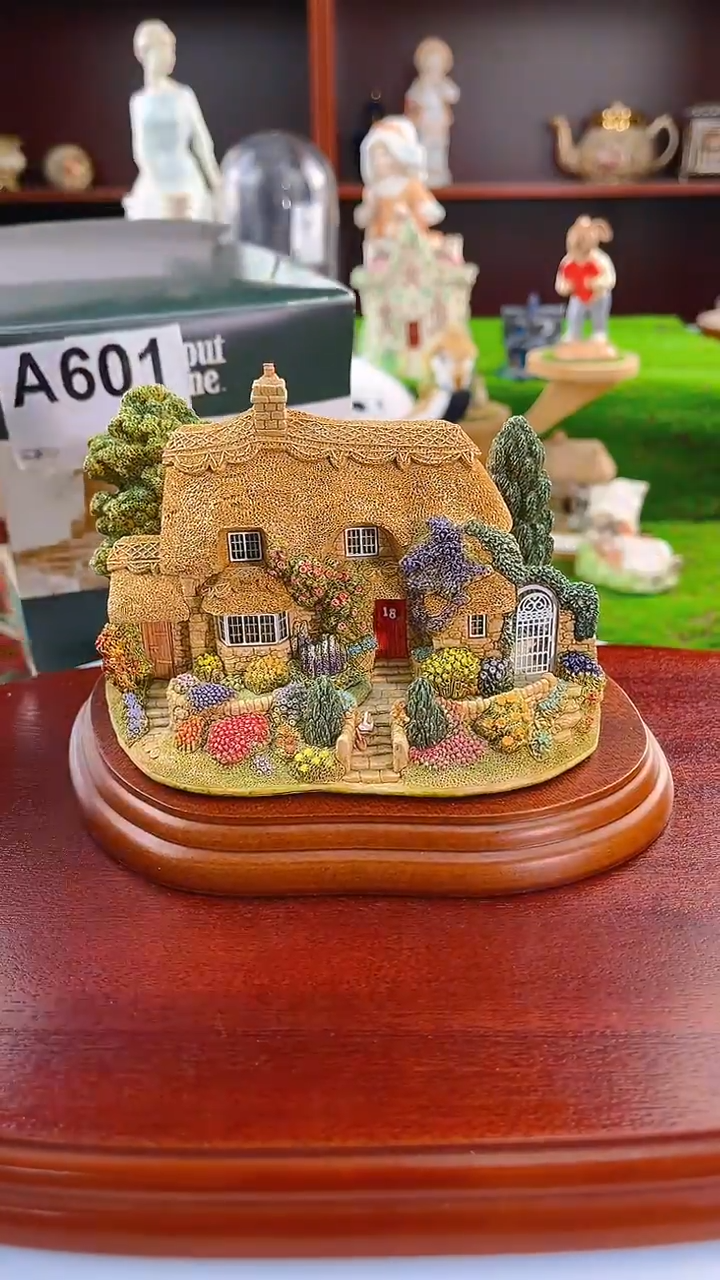 【闪购商品】紫砂茶宠Lilliput中古小房子601