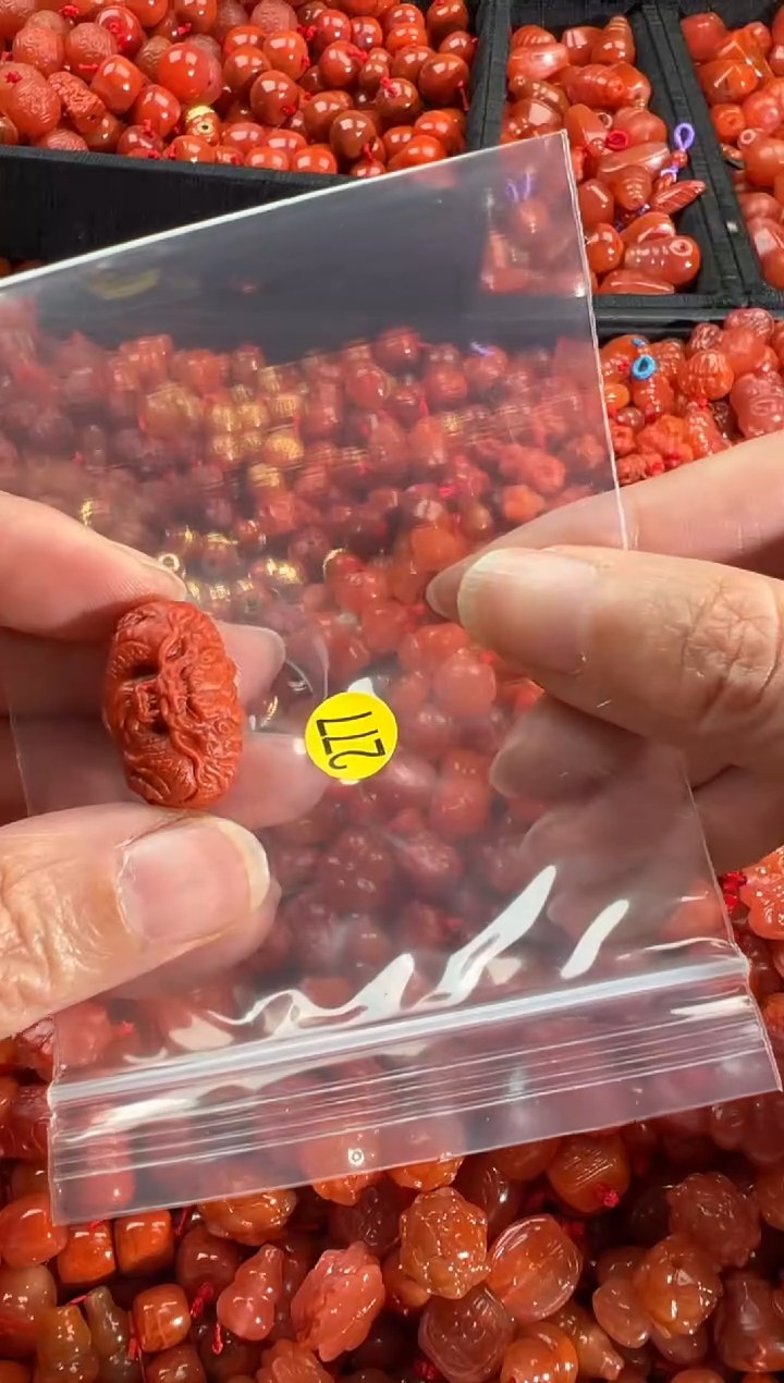 【闪购商品】南红玛瑙颈饰未镶嵌1