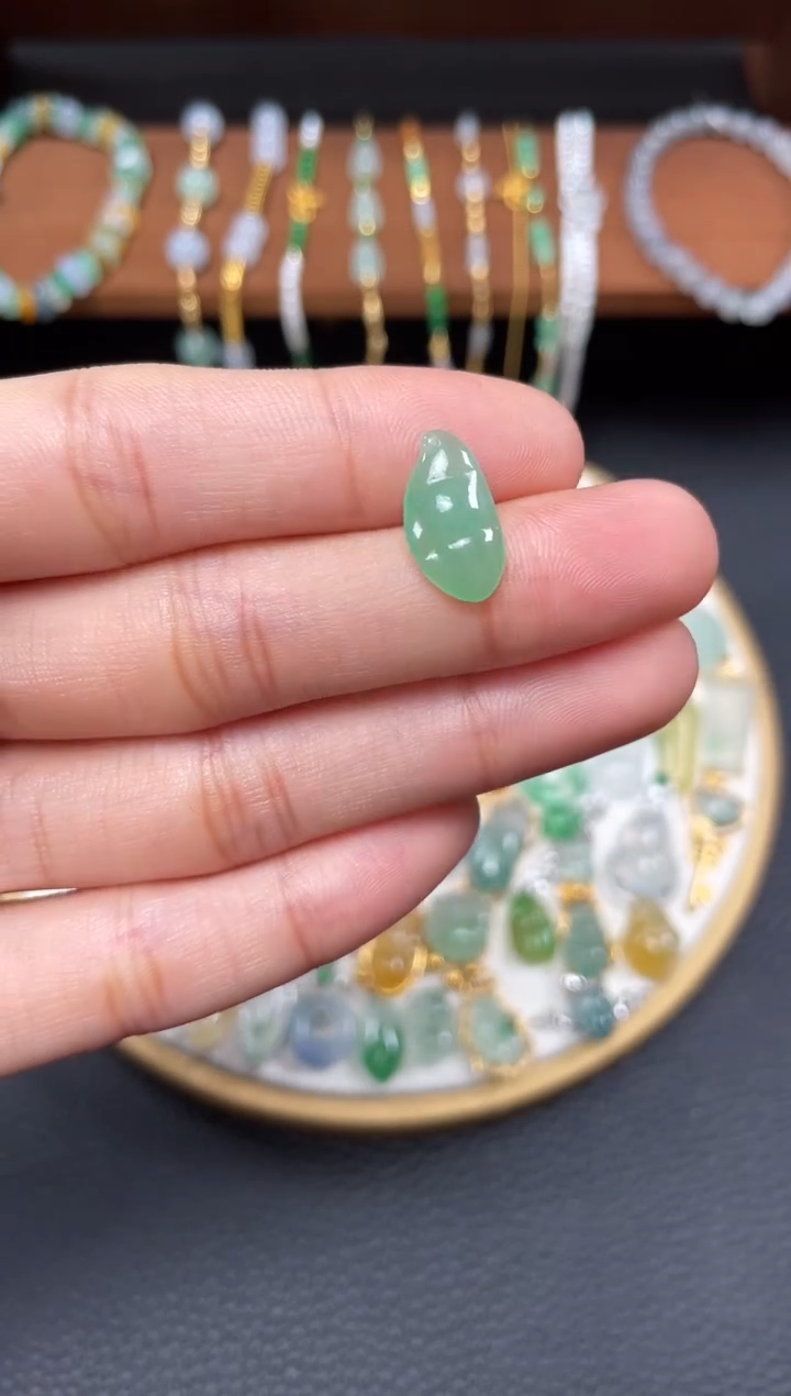 【闪购商品】翡翠吊坠(不含链)18K金镶嵌一个  JK135