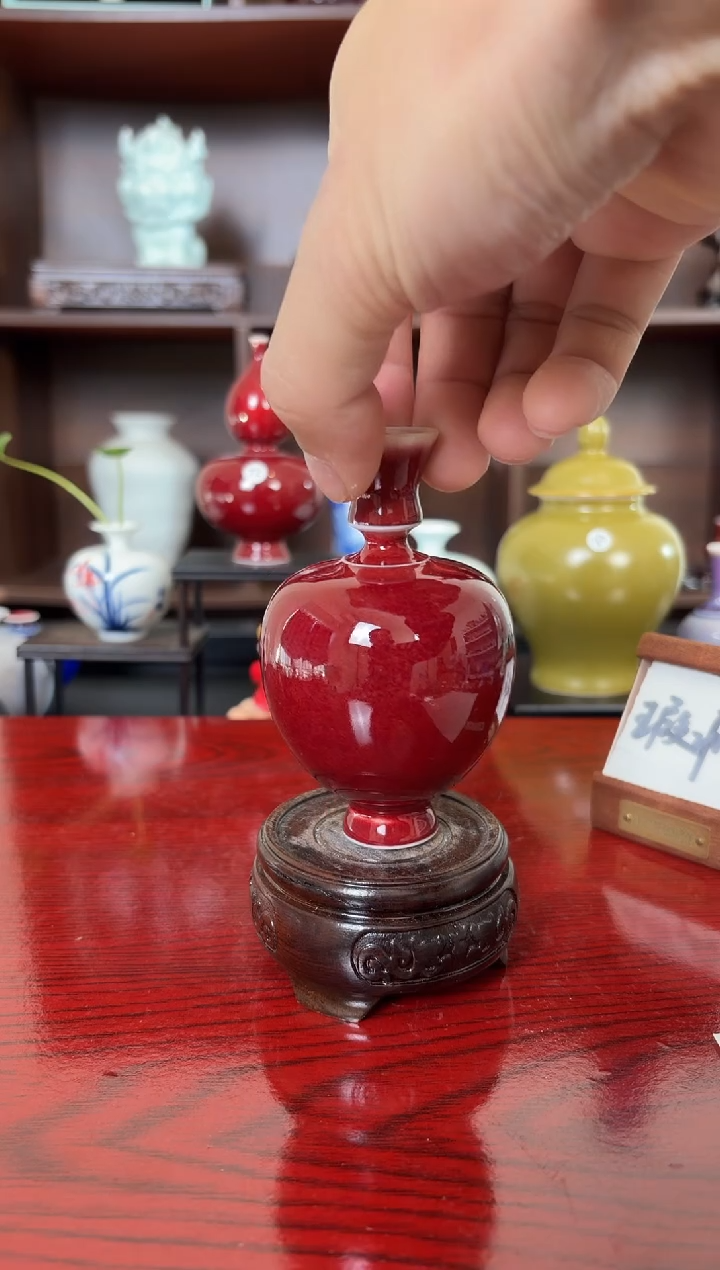 摆件瓷12.28早微瑕小花瓶摆件