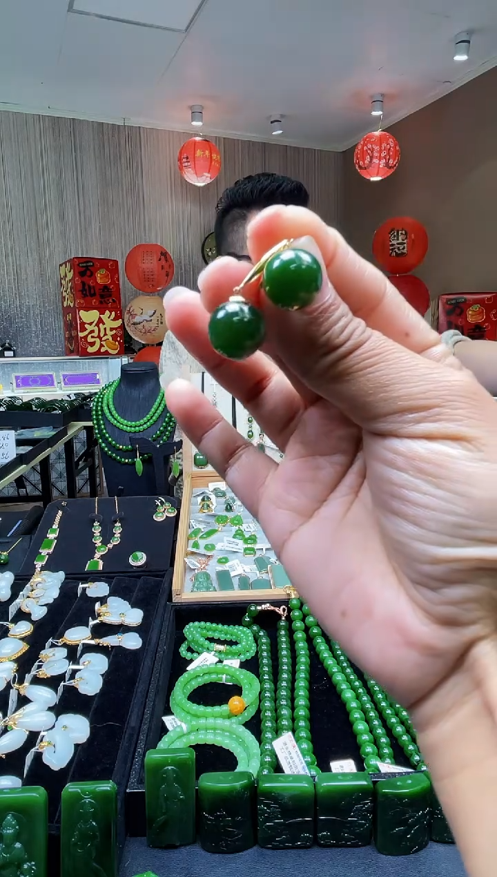 【闪购商品】和田玉（碧玉）耳饰18K金镶嵌单珠耳饰一对