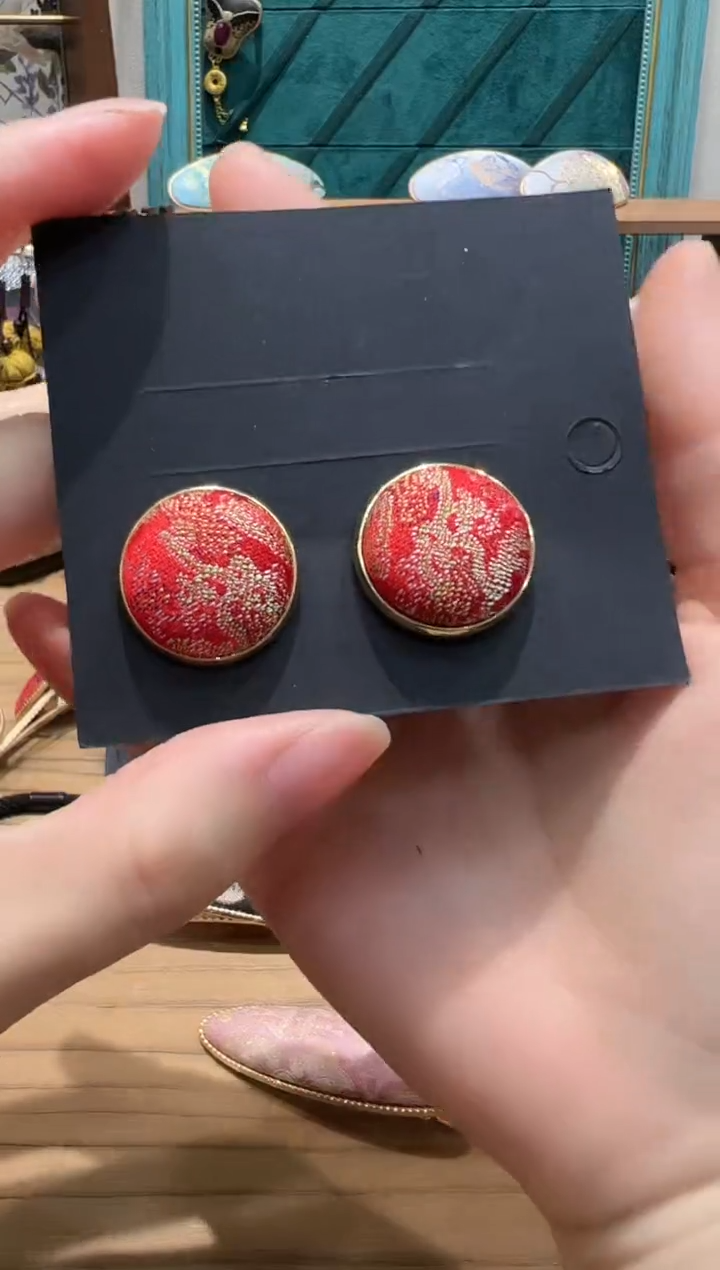 【闪购商品】【一物一拍专车】青红龙凤大号耳钉一对