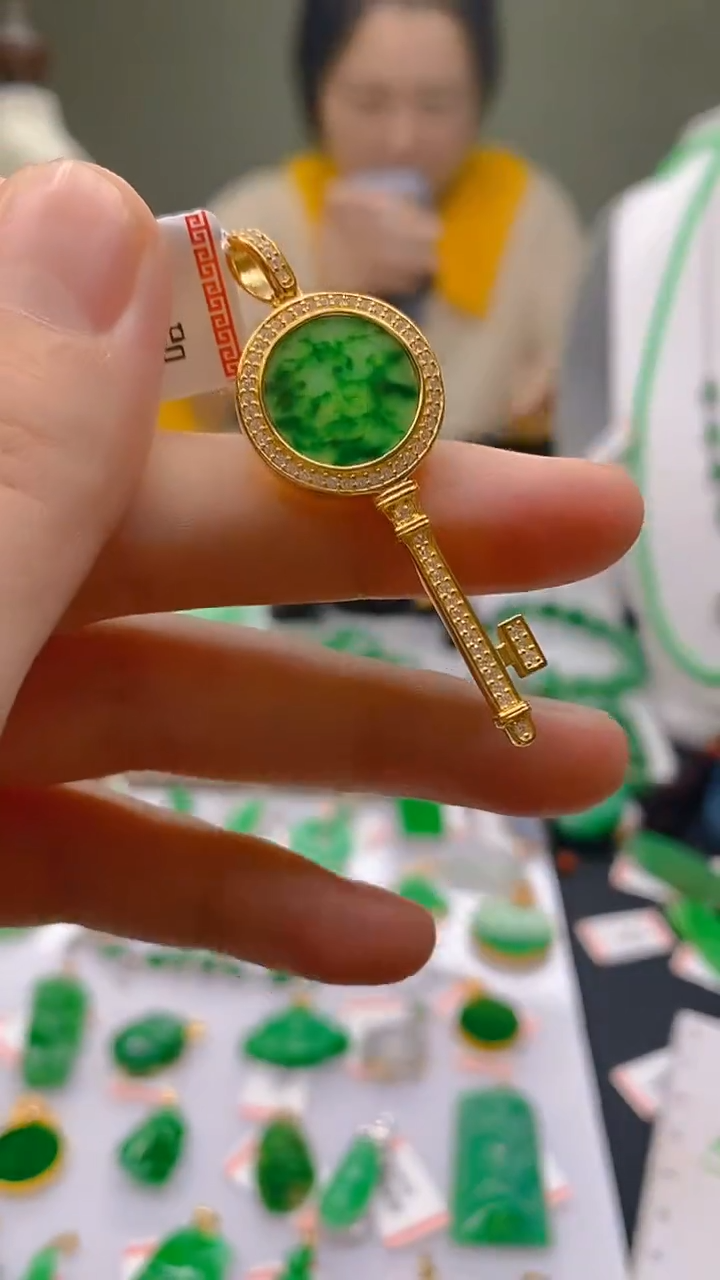【闪购商品】翡翠颈饰未镶嵌新号开播，全场乱卖