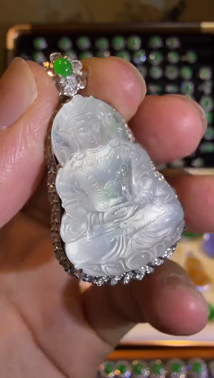 【闪购商品】翡翠吊坠(赠链)18K金镶嵌玻璃种度母