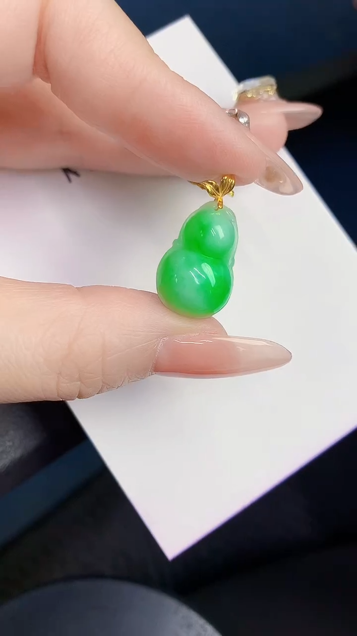 颈饰18K金镶嵌翡翠缅甸天然翡翠A货