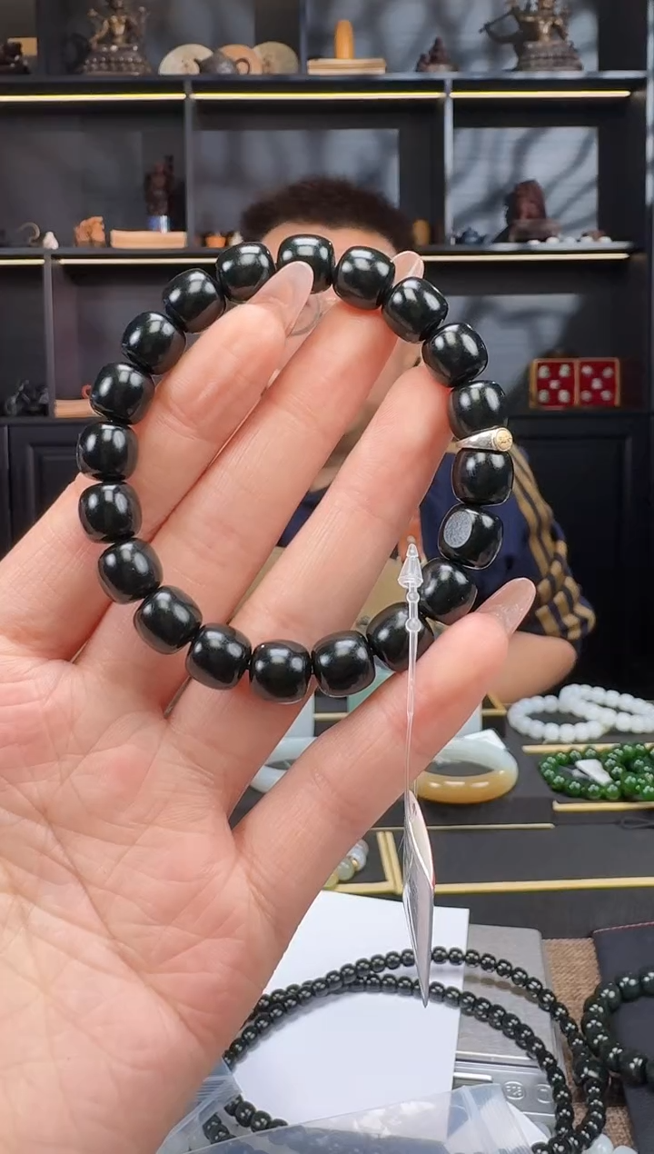 【闪购商品】和田玉1未镶嵌10mm黑青老型手串 w