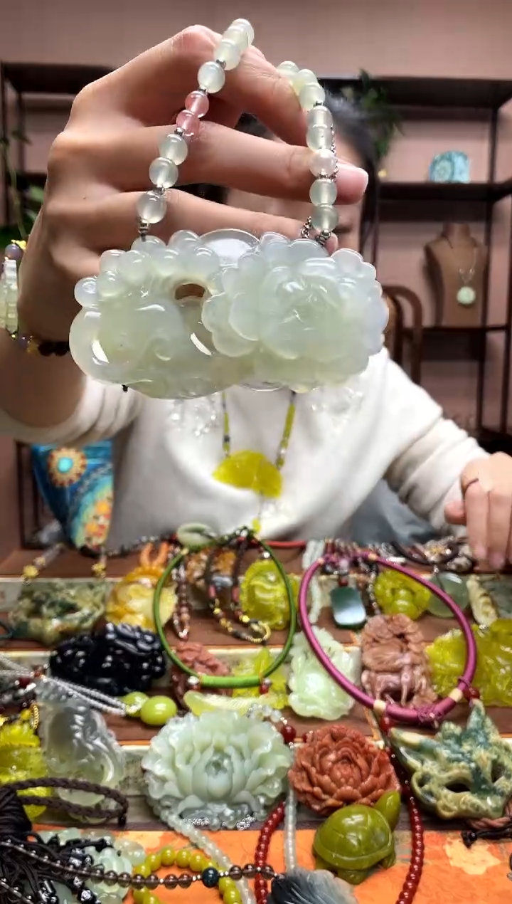 未镶嵌岫玉吊坠·