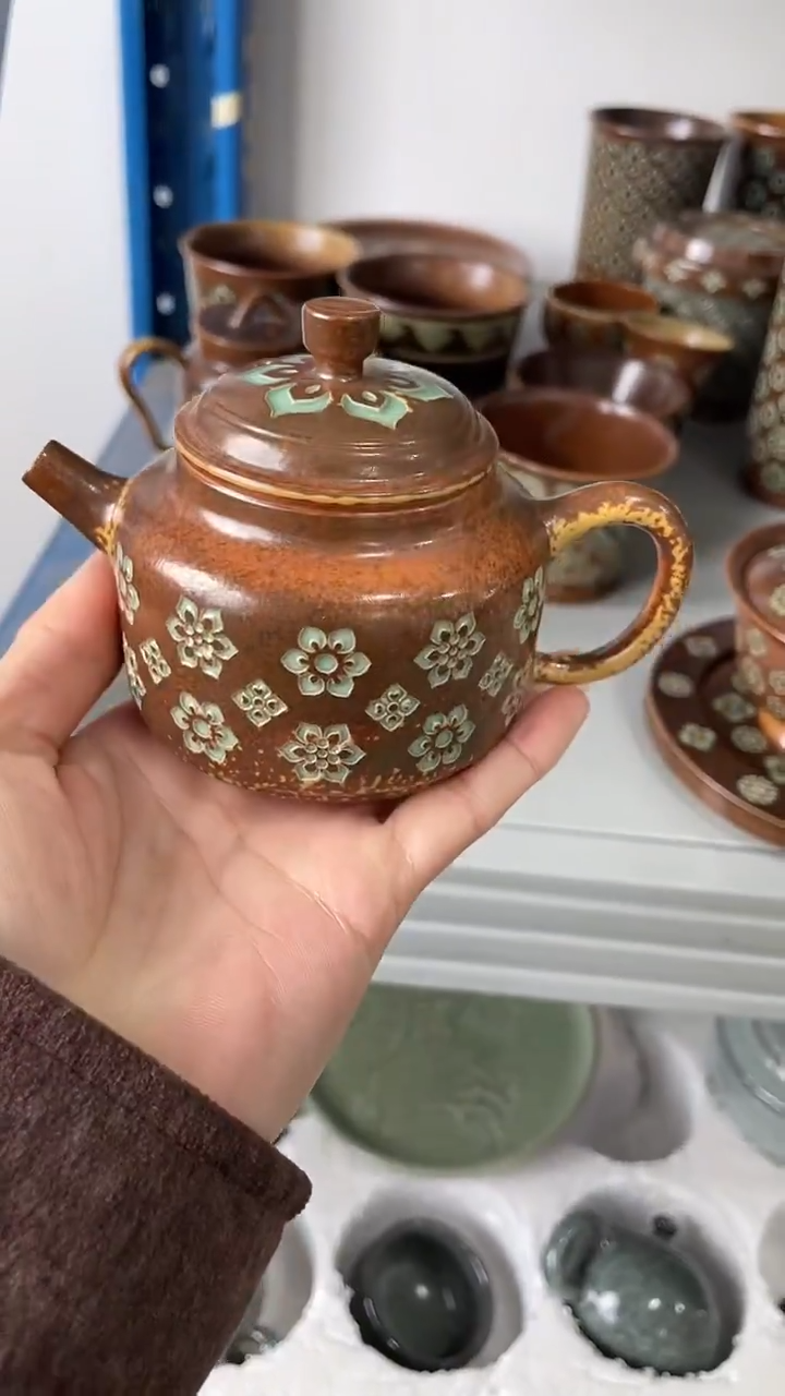 青瓷仓储清仓福利