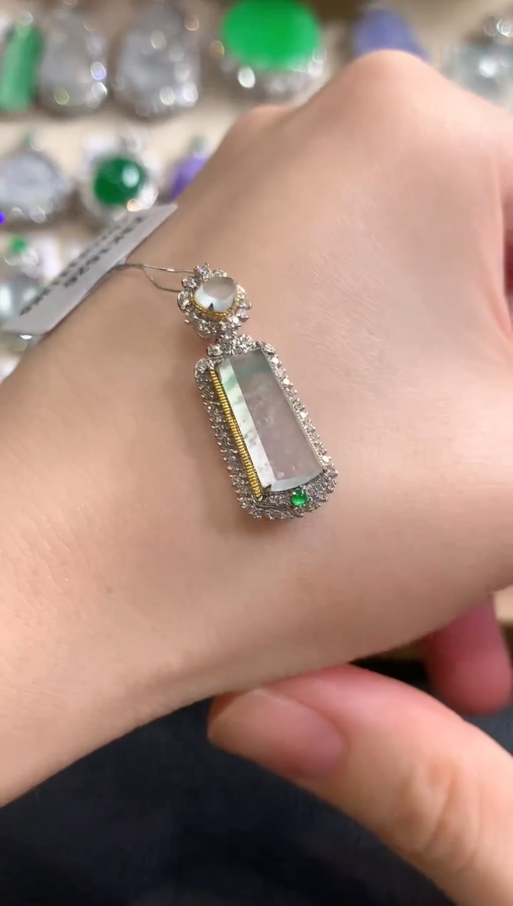 吊坠(不含链)18K金镶嵌翡翠冬日珠宝W11