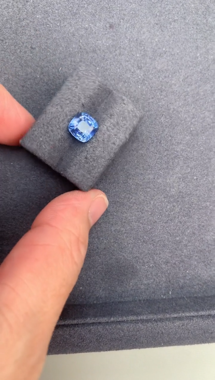 【闪购商品】蓝宝石颈饰14K金镶嵌2.5ct矢车菊