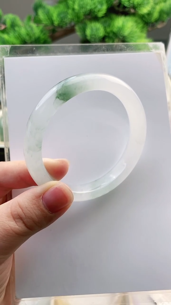 【闪购商品】石英质玉手镯未镶嵌55