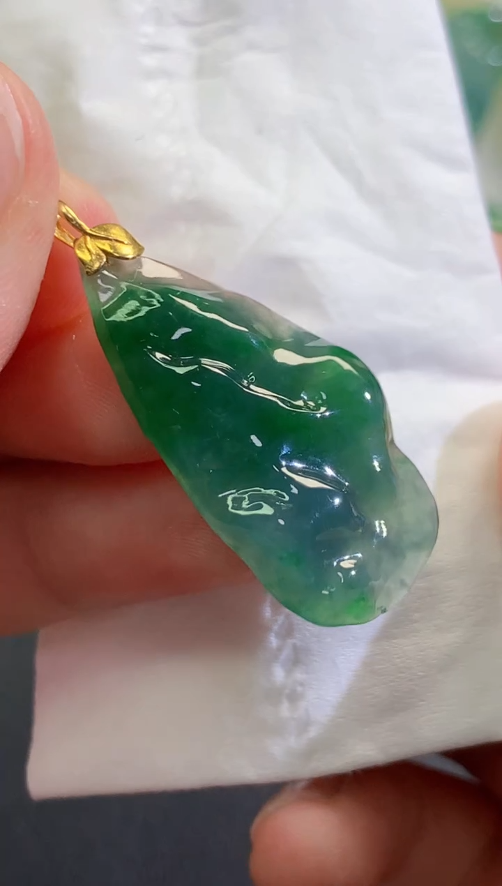 翡翠未镶嵌吊坠(不含链)665