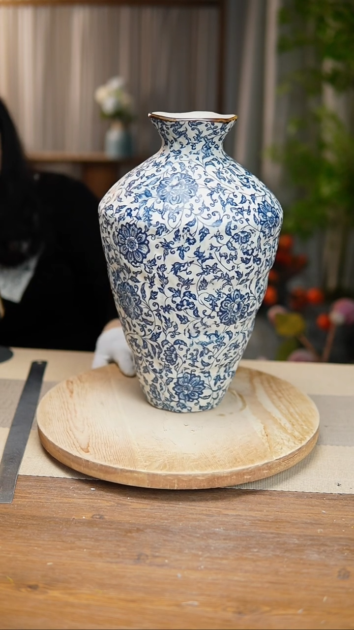 【闪购商品】陶瓷 花器青花瓷缠枝莲高脚