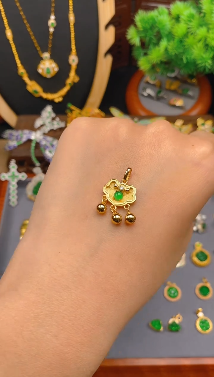 【闪购商品】翡翠吊坠(不含链)银S925镶嵌如意锁