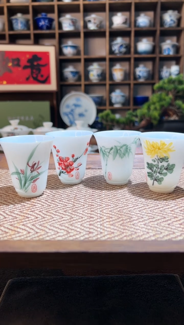 【闪购商品】五彩手绘梅兰竹菊杯