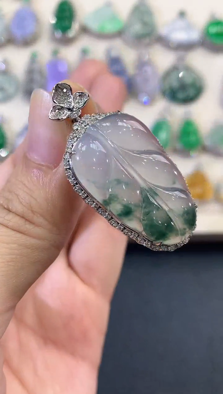 【闪购商品】翡翠吊坠(不含链)18K金镶嵌B70  