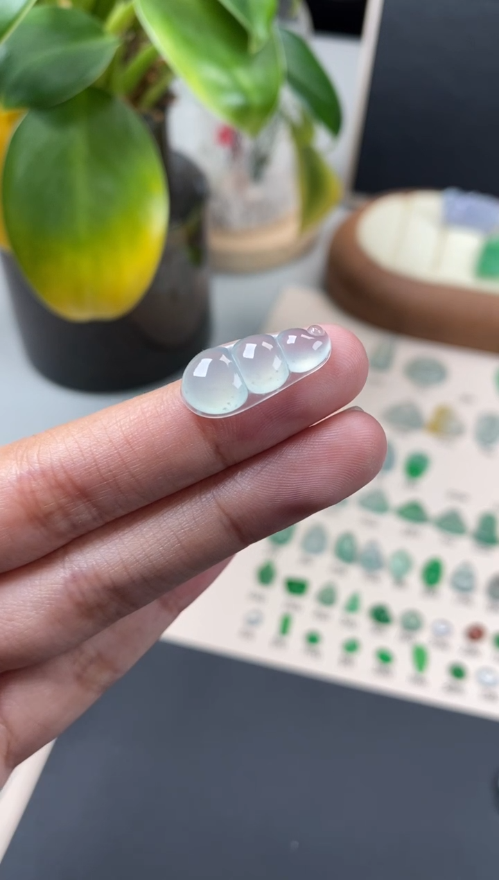 【闪购商品】翡翠颈饰未镶嵌翡翠冰种福豆