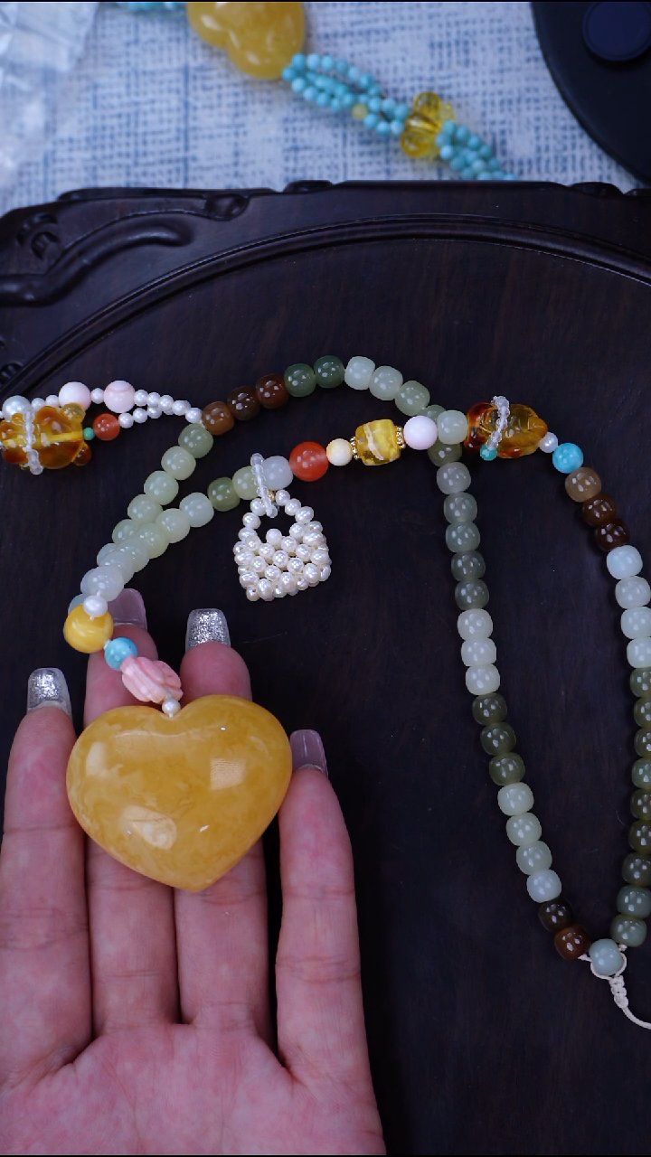 琥珀颈饰未镶嵌12.27日 多样性发一