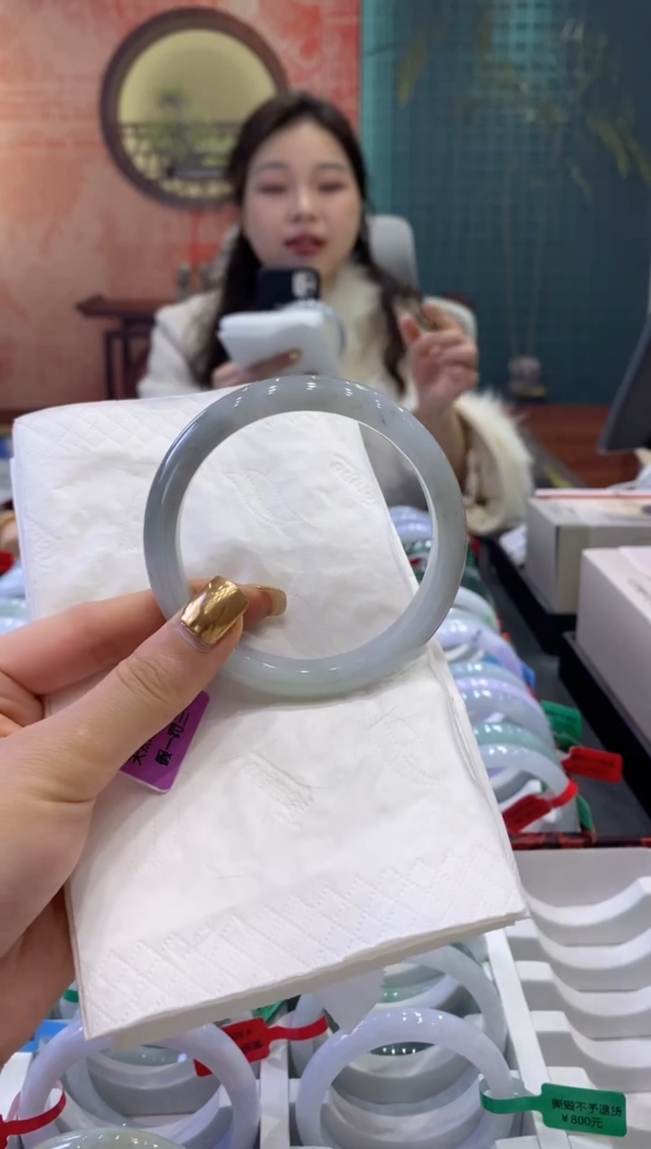 【闪购商品】翡翠手镯未镶嵌多人03816