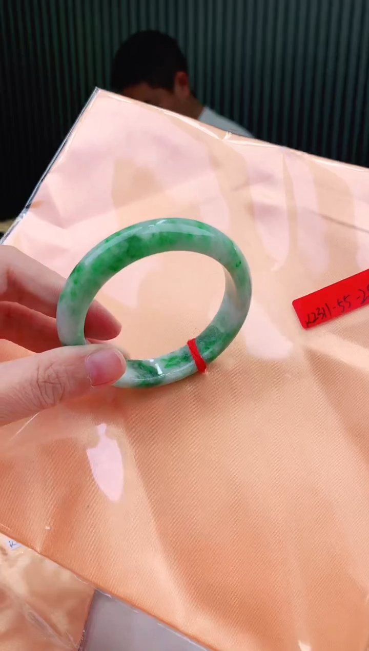 未镶嵌手镯翡翠55