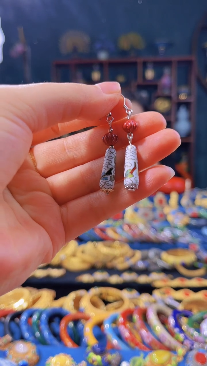 【闪购商品】非遗绝技 景泰蓝水滴耳环 白