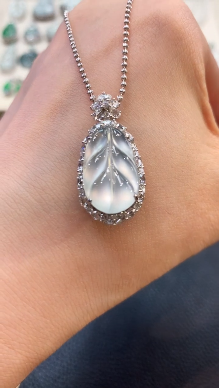 翡翠18K金镶嵌吊坠(不含链)b129春日珠宝