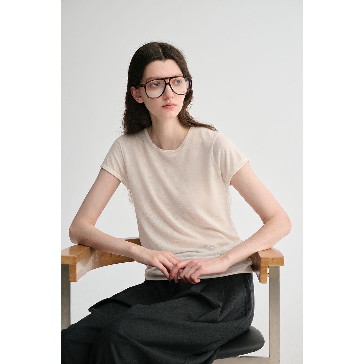 MAISON CECILE 两色/桑蚕丝卷边圆领优雅法式简约纯色针织短袖