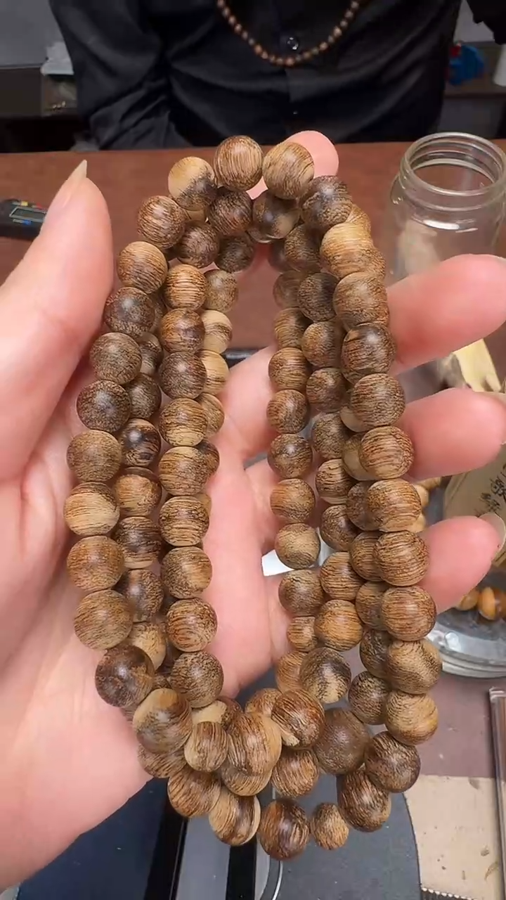 沉香手串野产区达拉干多圈0.8的34克+