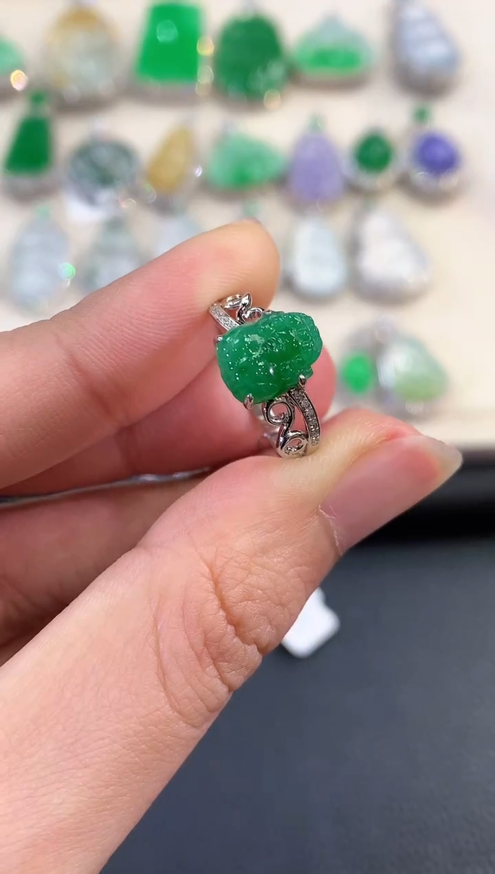 【闪购商品】翡翠戒指18K金镶嵌B23   