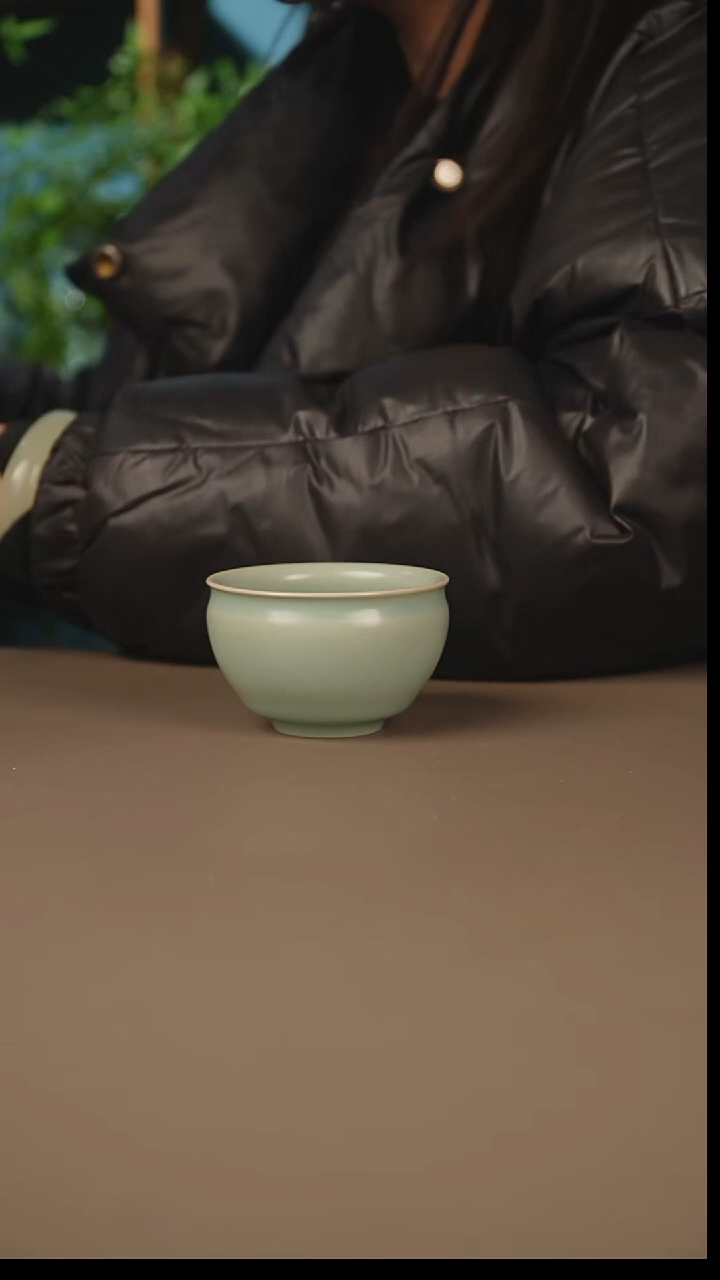 仿古缸杯不开片微暇    