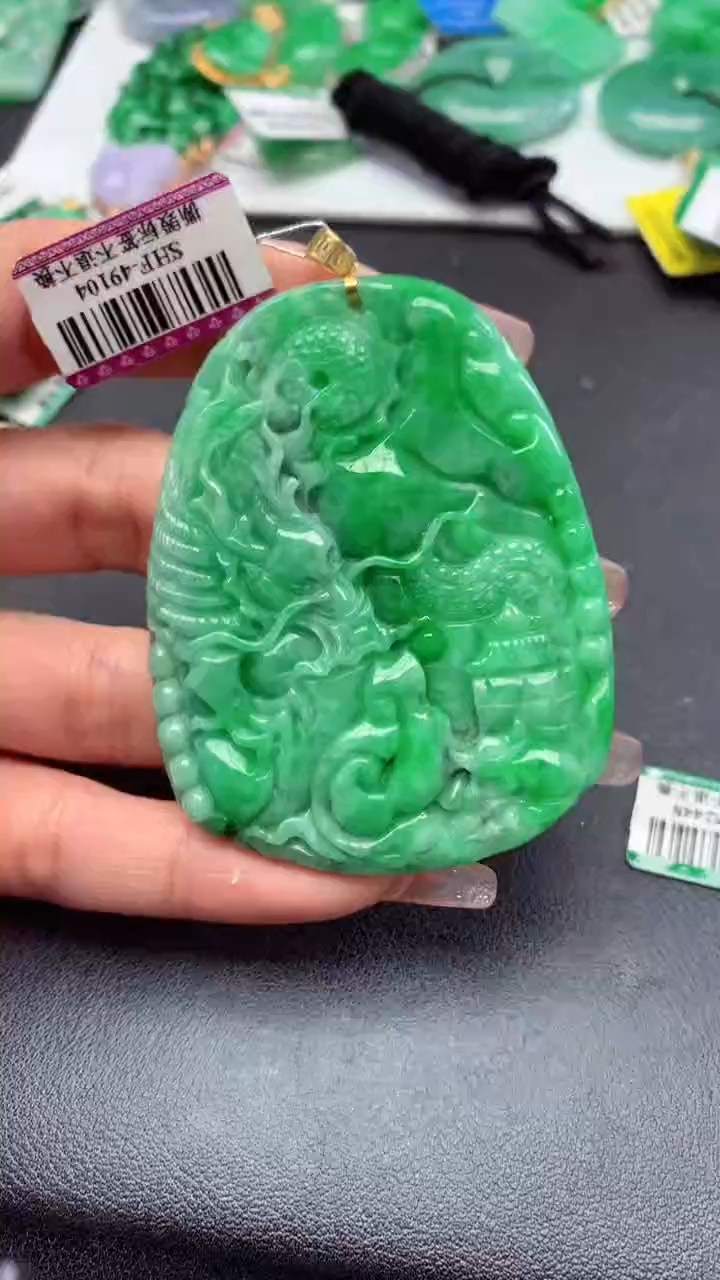 【闪购商品】翡翠颈饰18K金镶嵌挂件