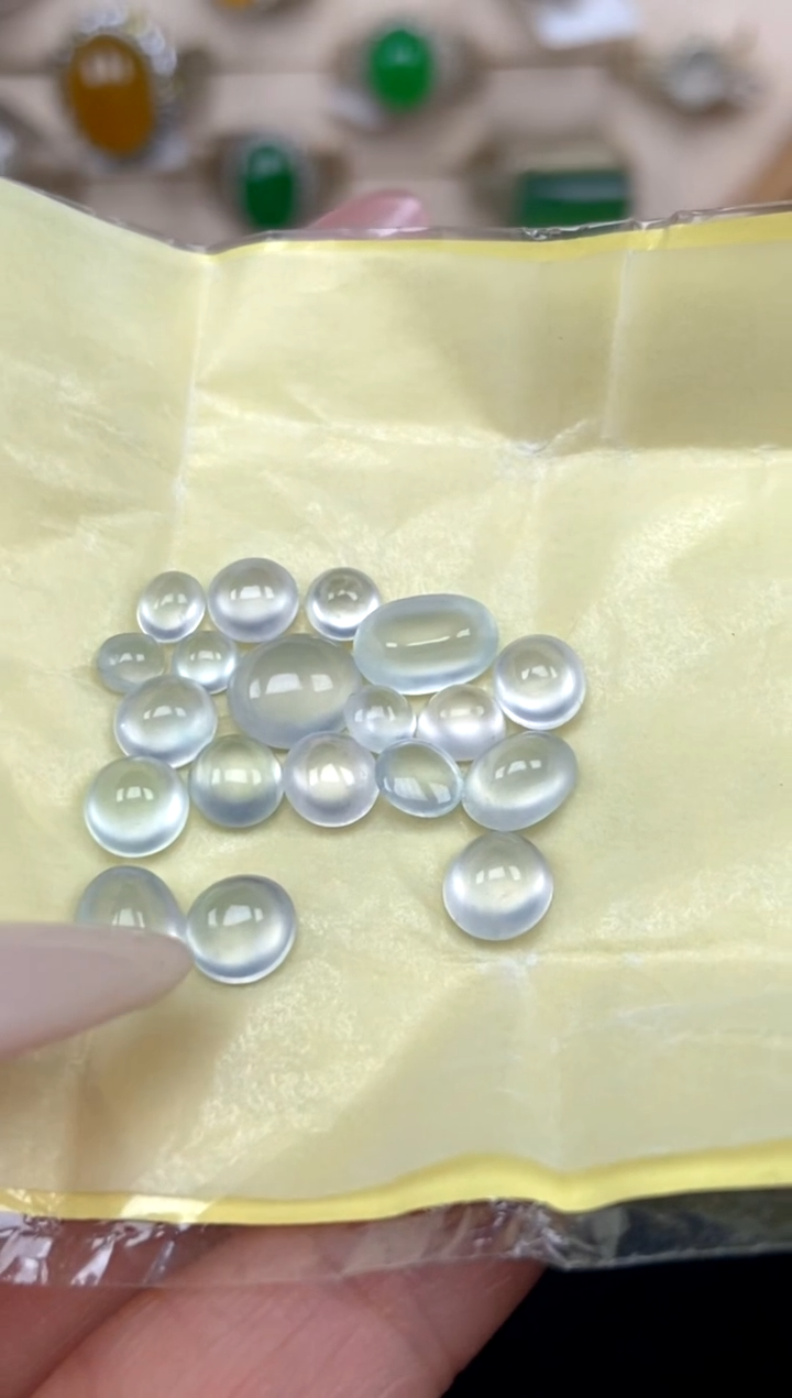 未镶嵌定制翡翠山**平8天然缅甸A货翡翠蛋面