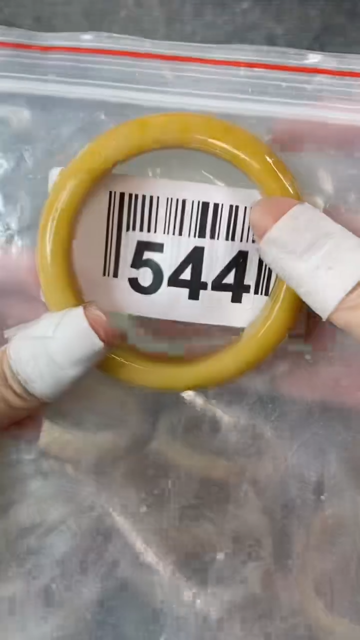【闪购商品】石英质玉手镯未镶嵌59+544