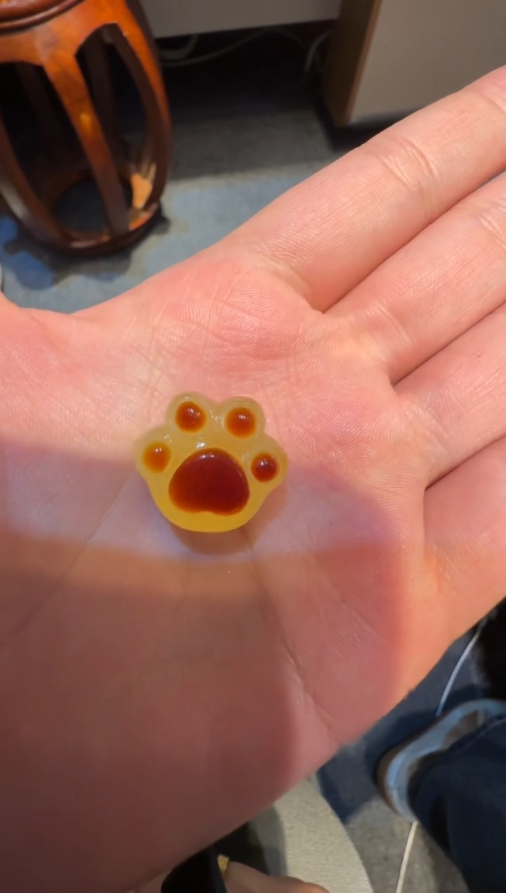 琥珀未镶嵌珠宝奇石小****?熊爪