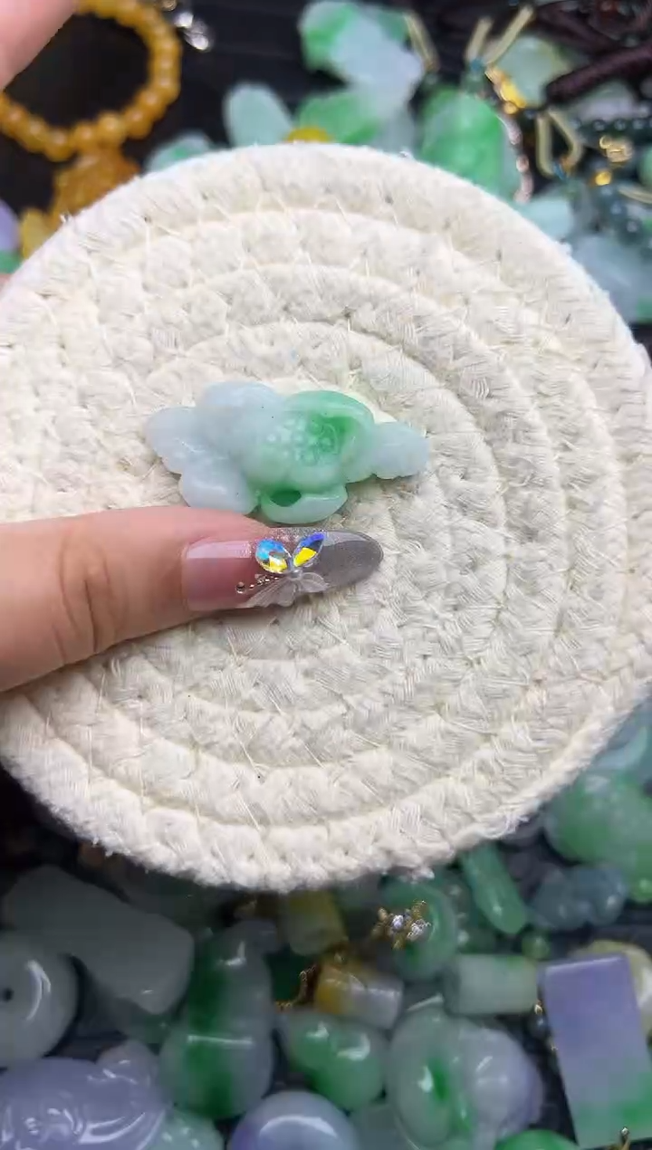 翡翠未镶嵌颈饰天然缅甸翡翠吊坠
