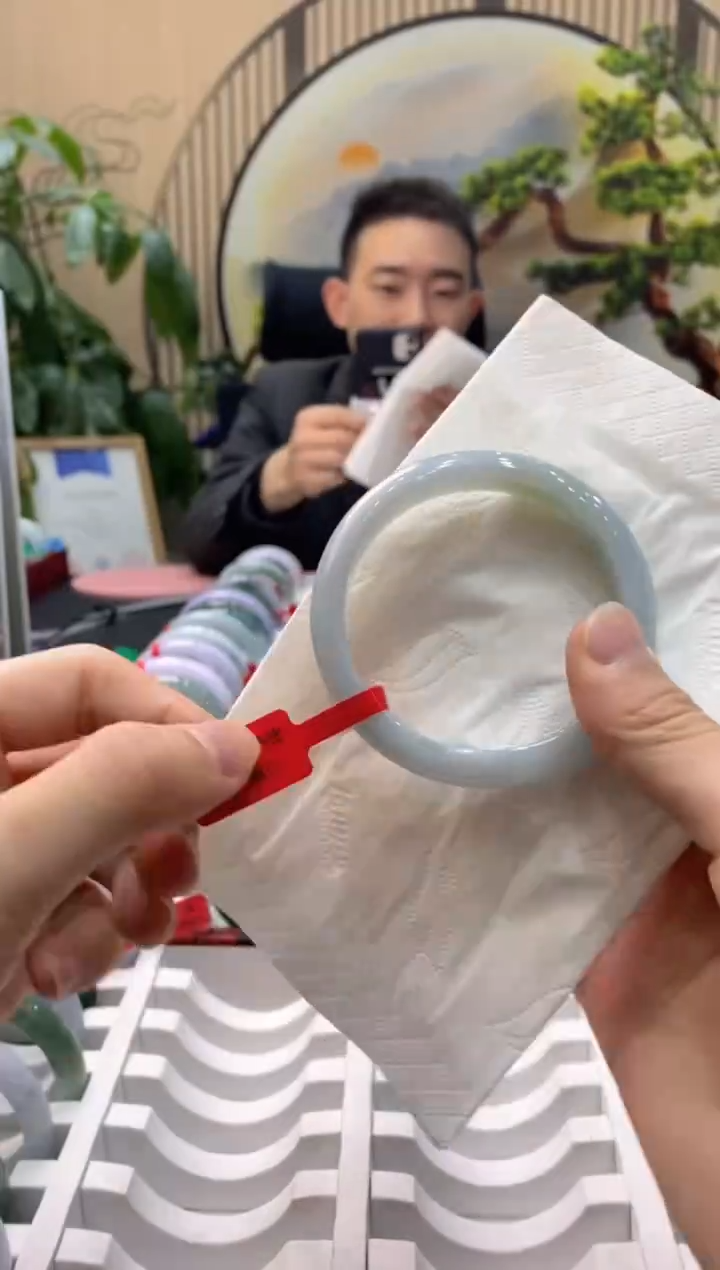 【闪购商品】翡翠手镯未镶嵌000009291